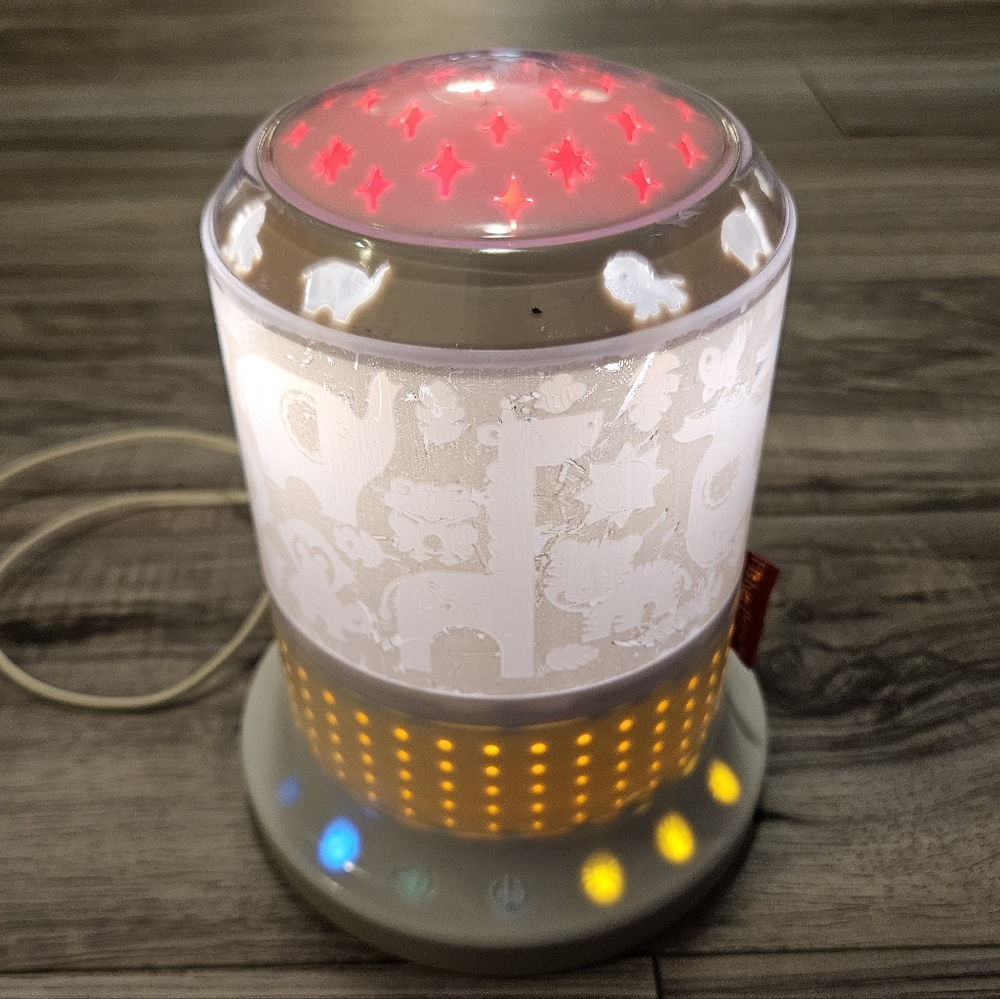 Fisher Price Deluxe Soother Baby Sound Machine with Music & Light Projection - Picture 2 of 15
